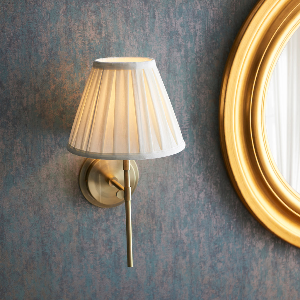 103346 Rennes & Carla Wall Light Brass Cream