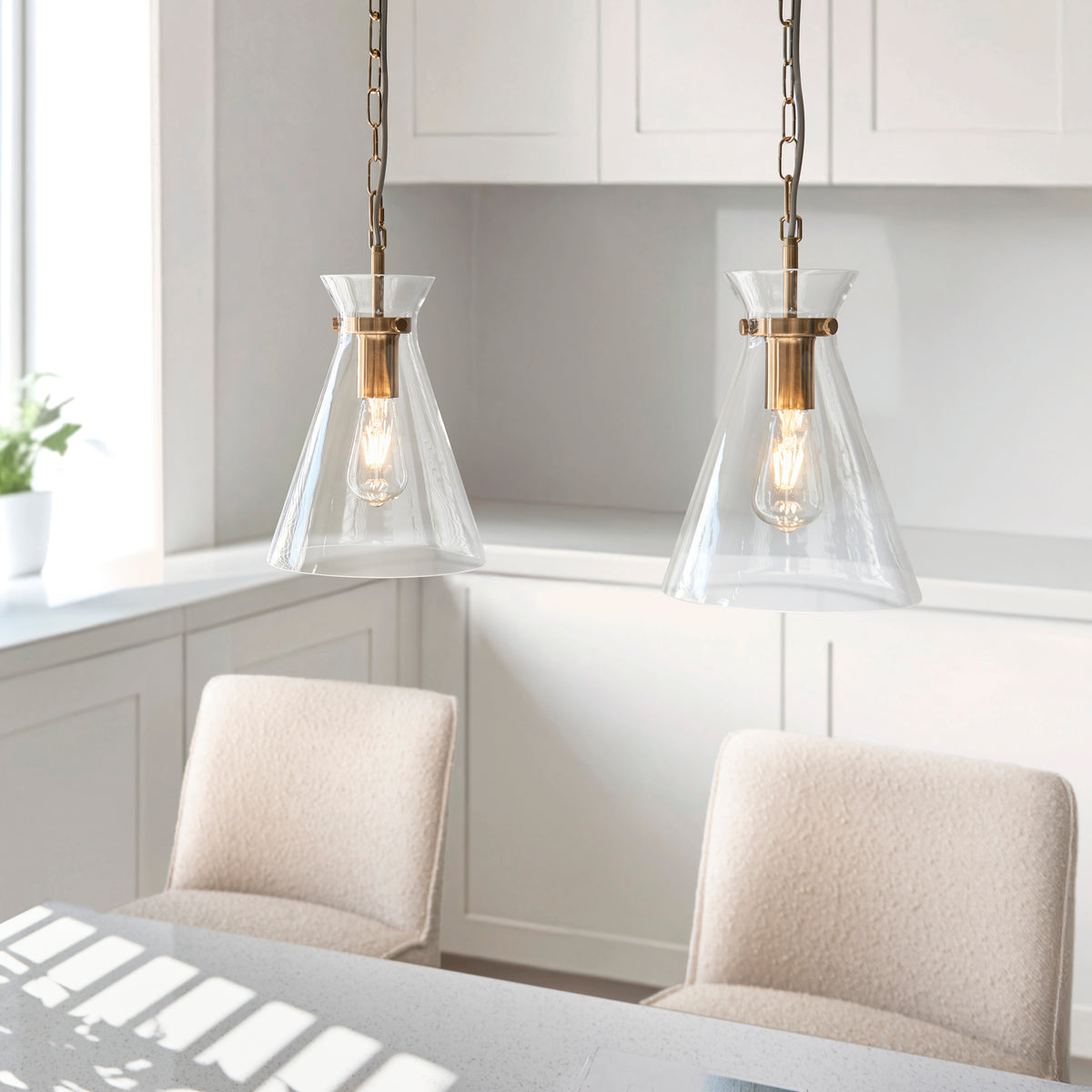 112859 Harlow Pendant Brass