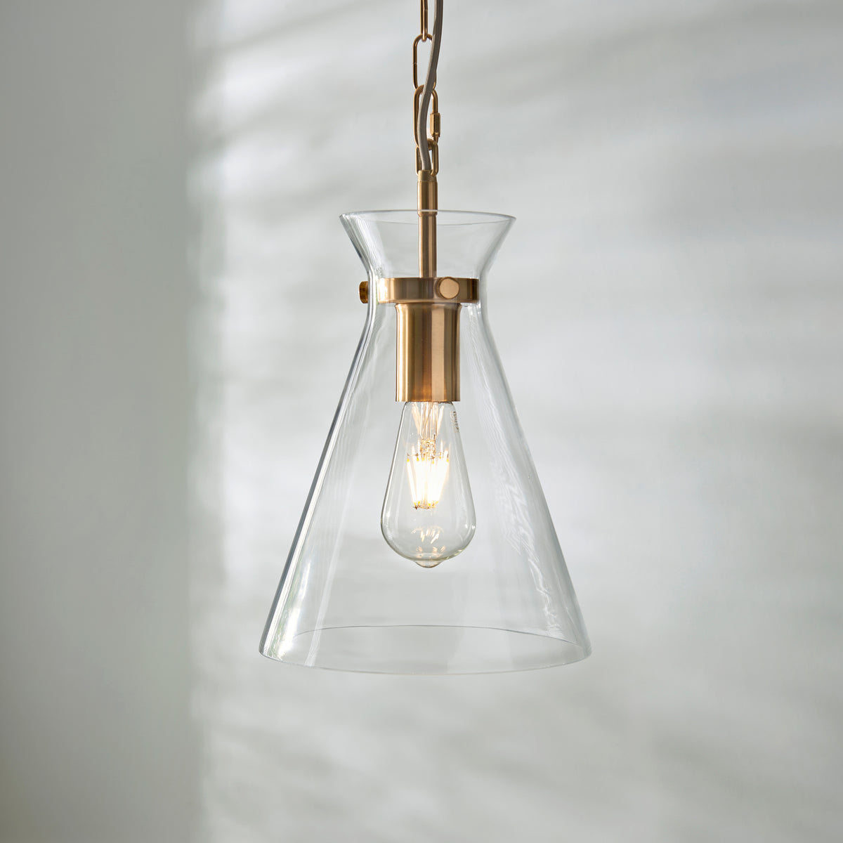 112859 Harlow Pendant Brass