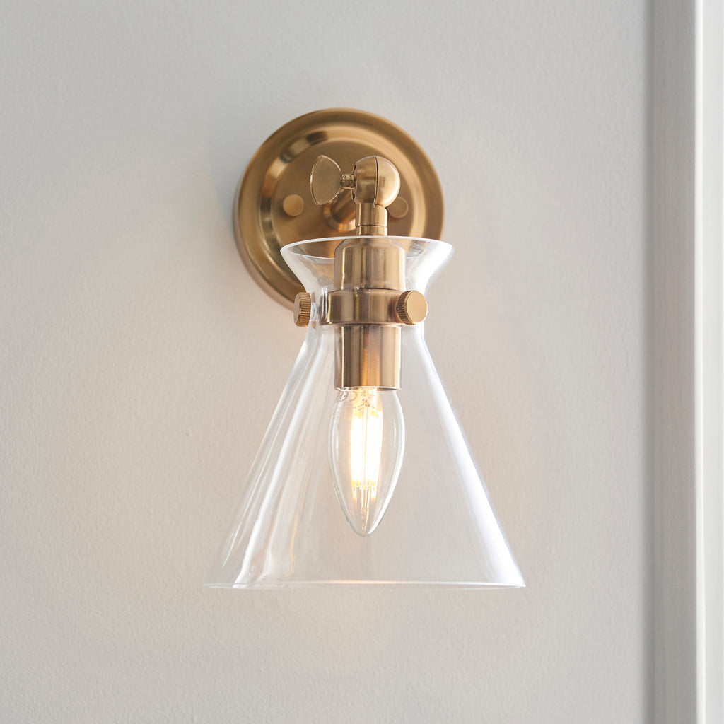 112861 Harlow Wall Light Brass