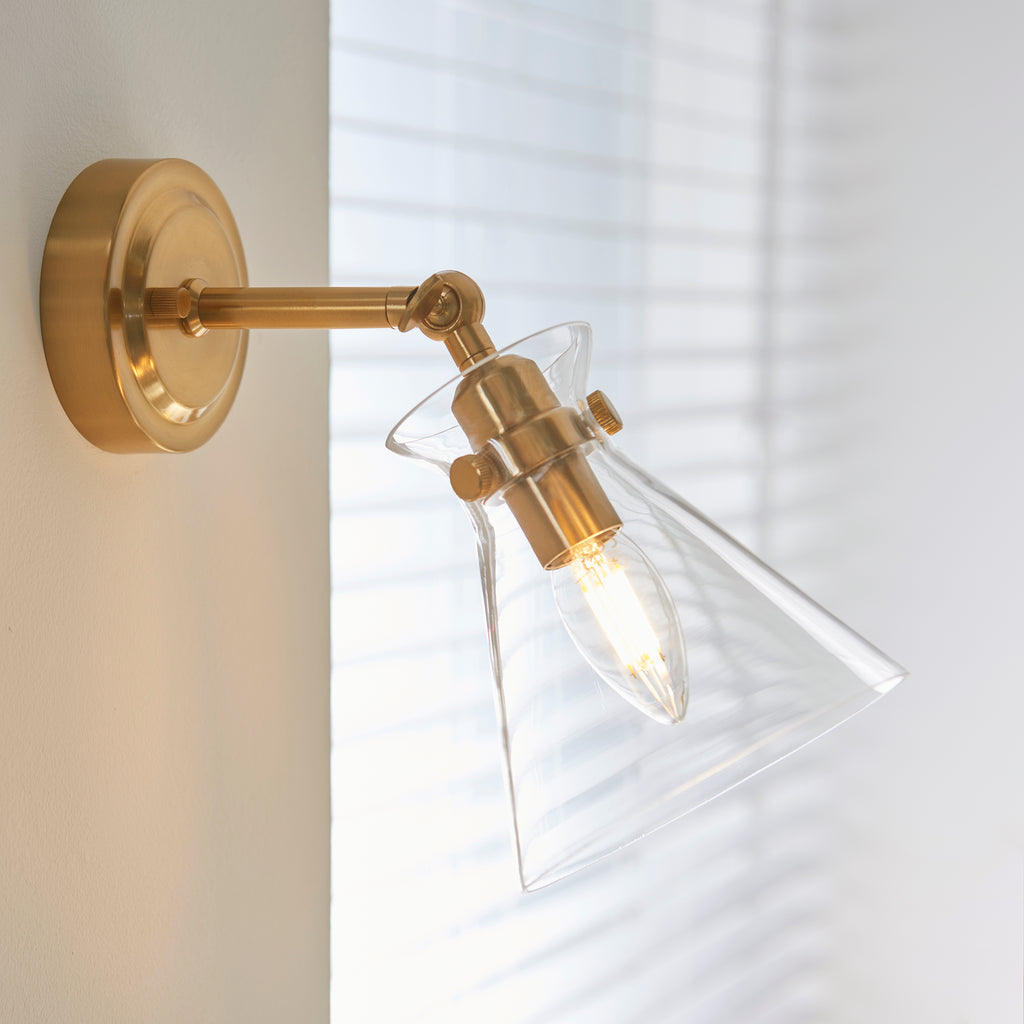 112861 Harlow Wall Light Brass