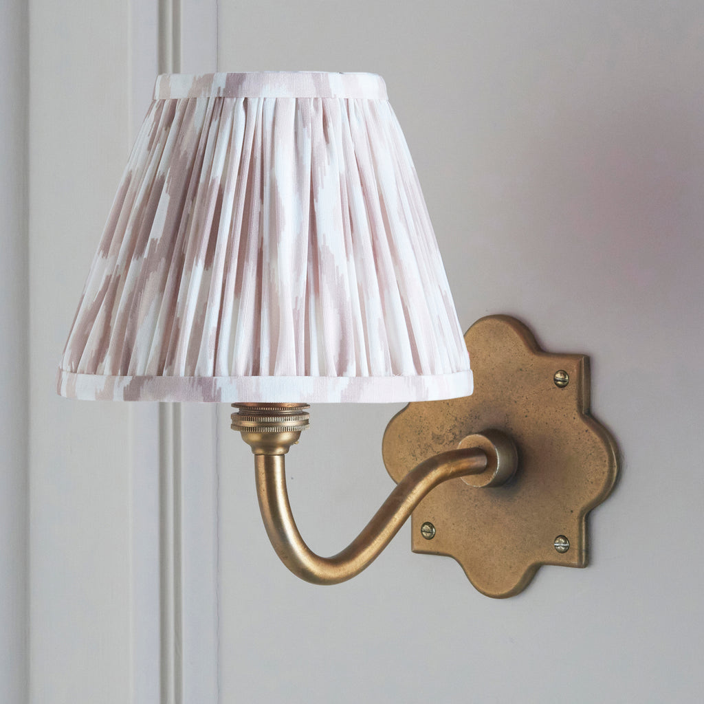 113763 Anvil Curve & Ikat 16cm Wall Light Brass