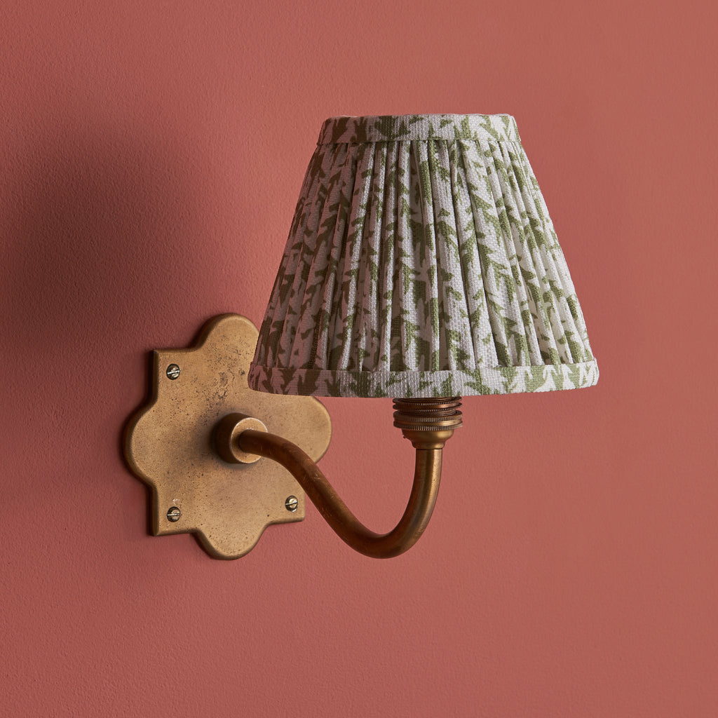 113768 Anvil Curve & Leaf 16cm Wall Light Brass Green