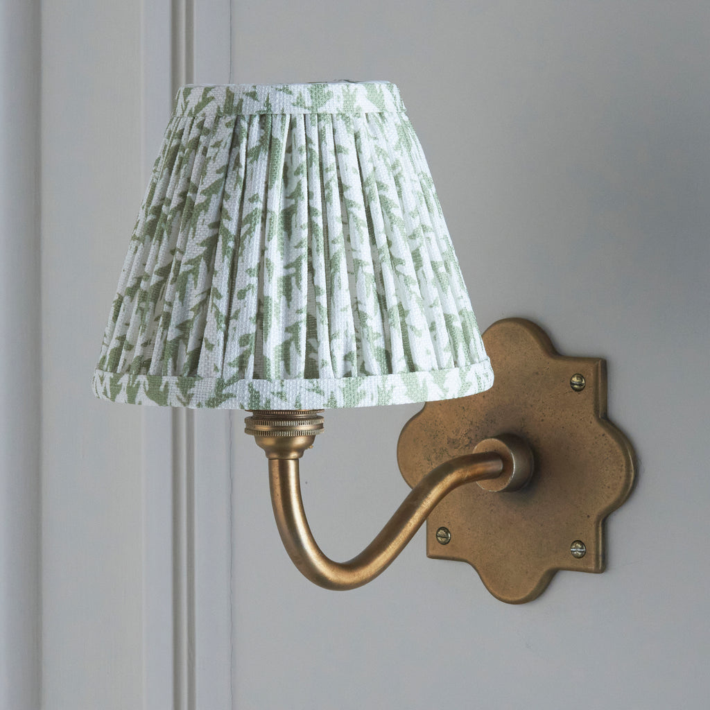 113768 Anvil Curve & Leaf 16cm Wall Light Brass Green