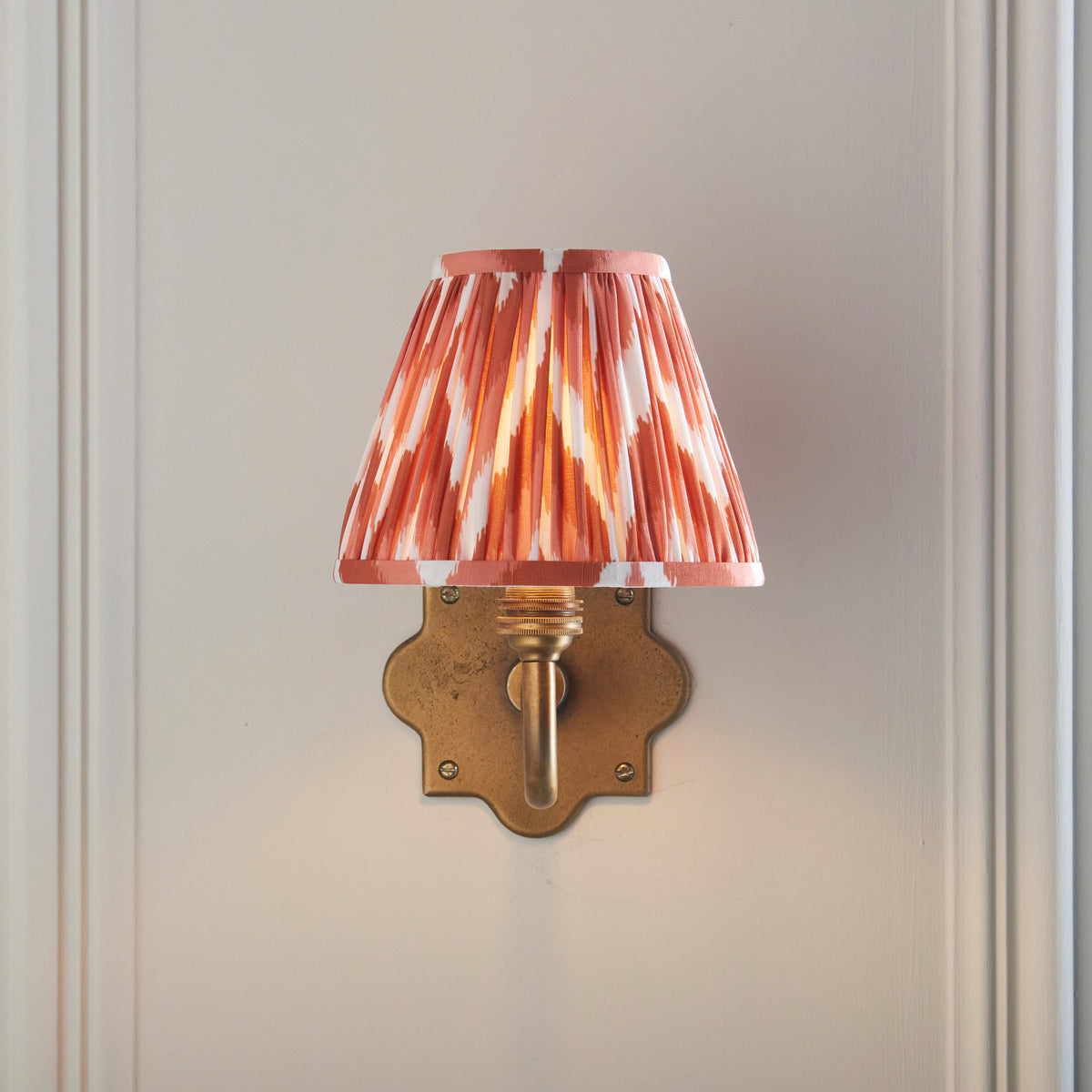 113772 Anvil Curve & Zigzag 16cm Wall Light Brass Orange