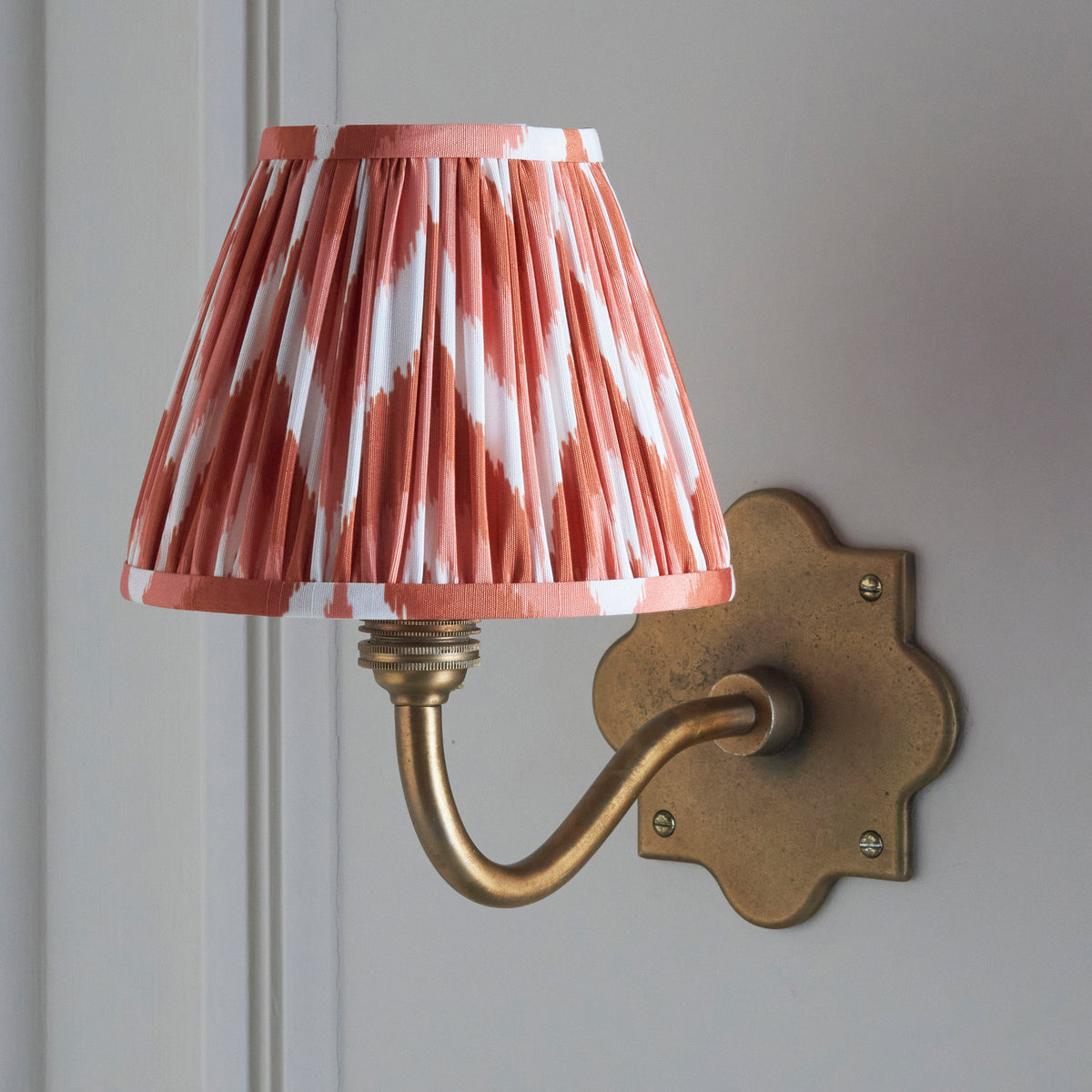 113772 Anvil Curve & Zigzag 16cm Wall Light Brass Orange