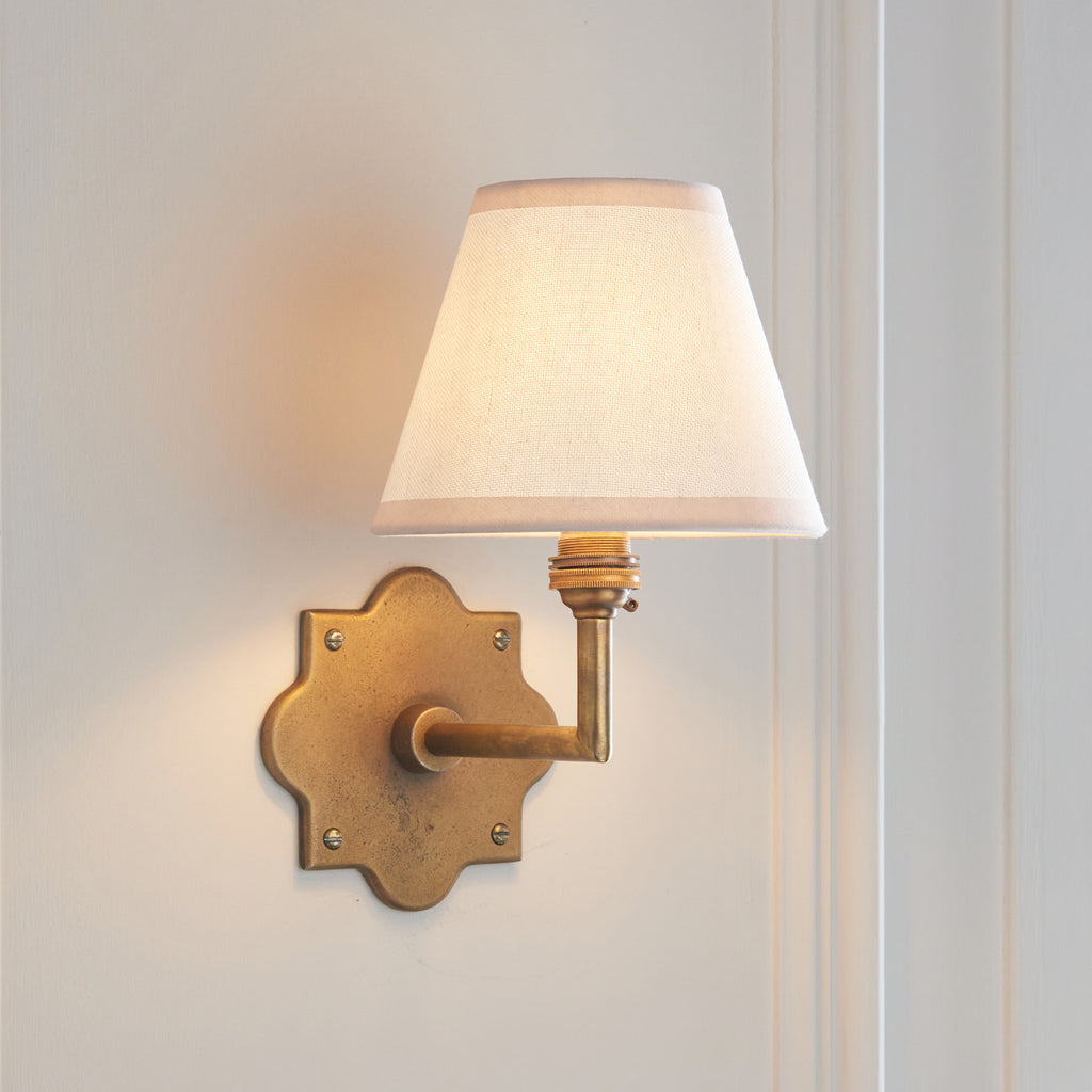 113782 Anvil Angle & Ivy 16cm Wall Light Brass White