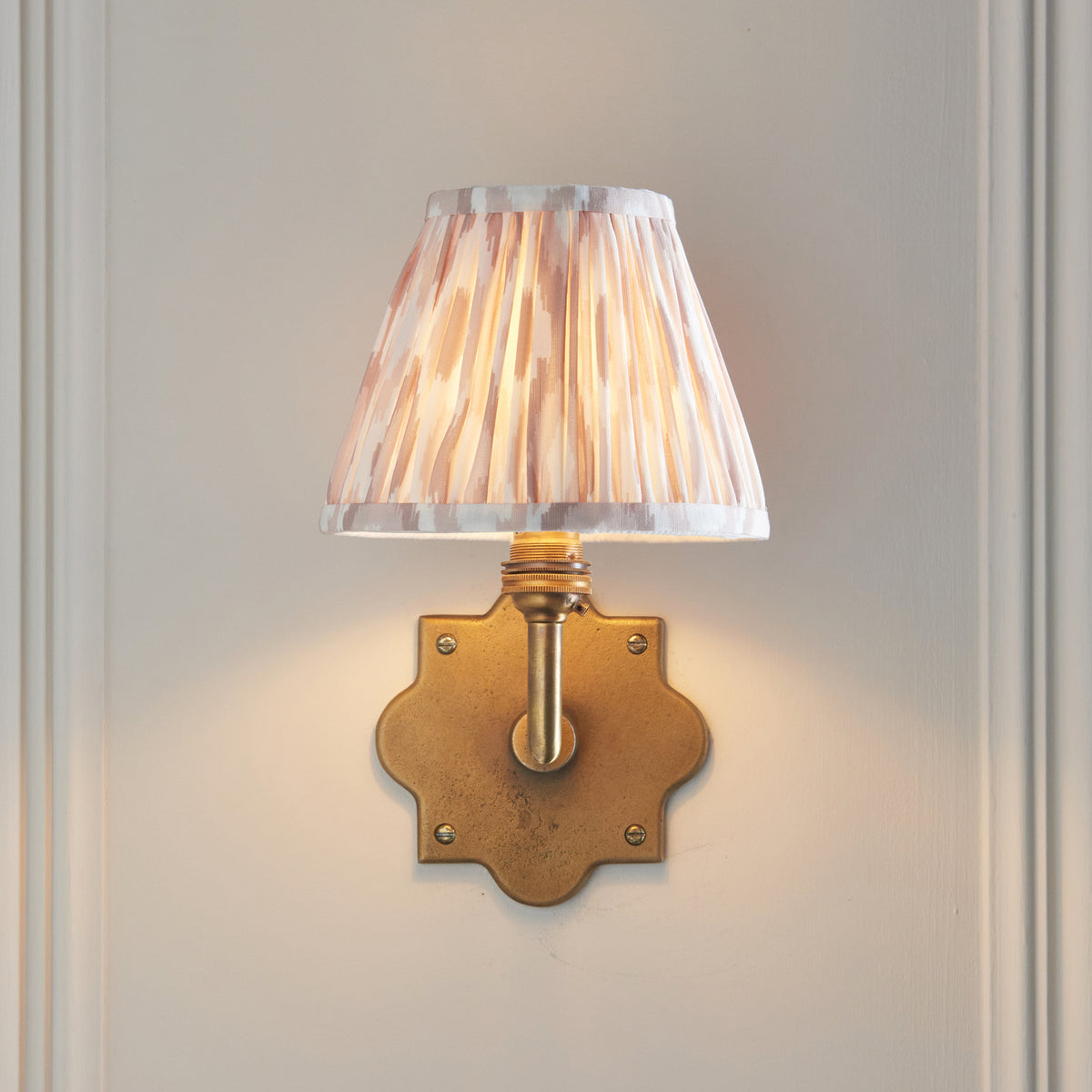 113786 Anvil Angle & Ikat 16cm Wall Light Brass