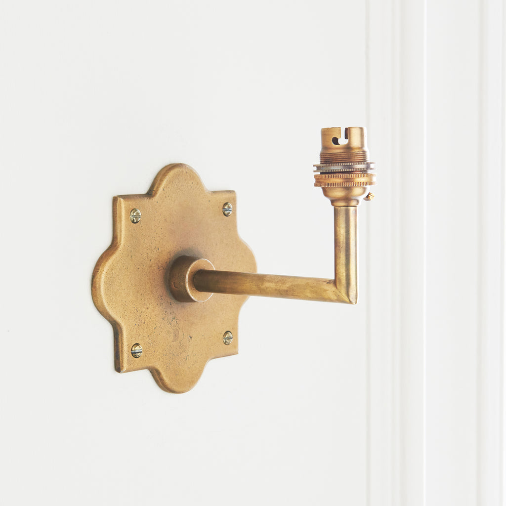 113791 Anvil Angle & Leaf 16cm Wall Light Brass Green
