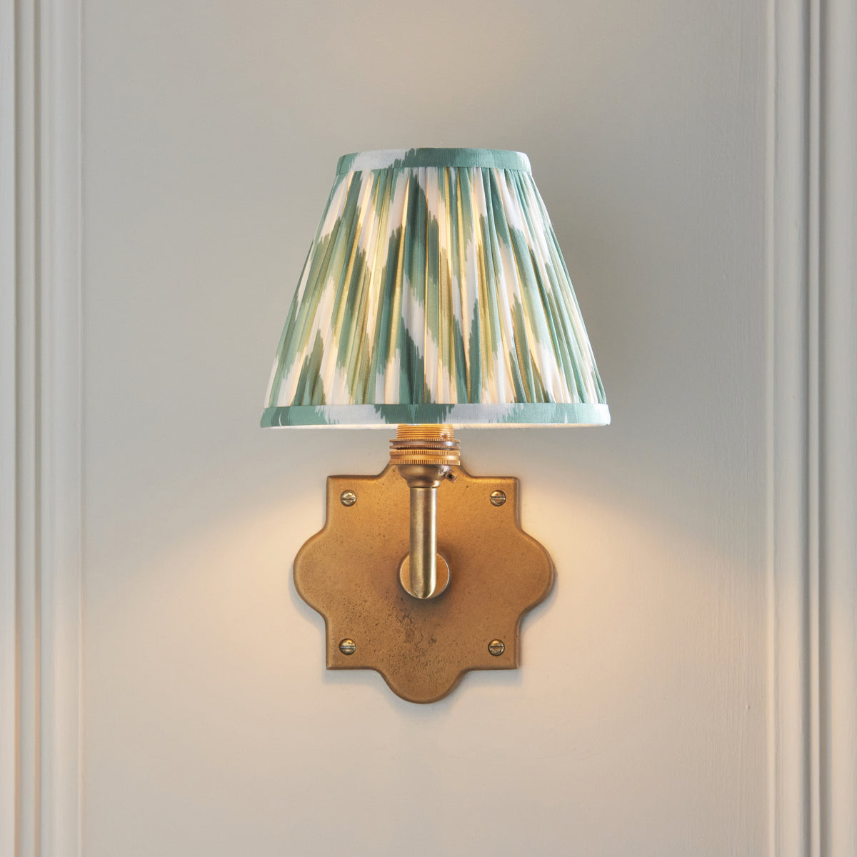 113796 Anvil Angle & Zigzag 16cm Wall Light Brass Green