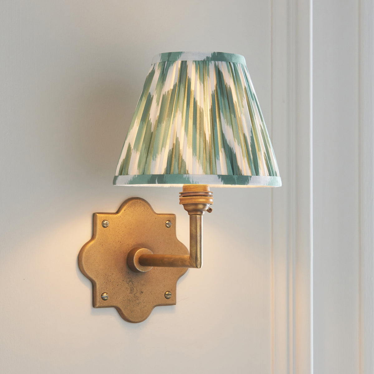 113796 Anvil Angle & Zigzag 16cm Wall Light Brass Green
