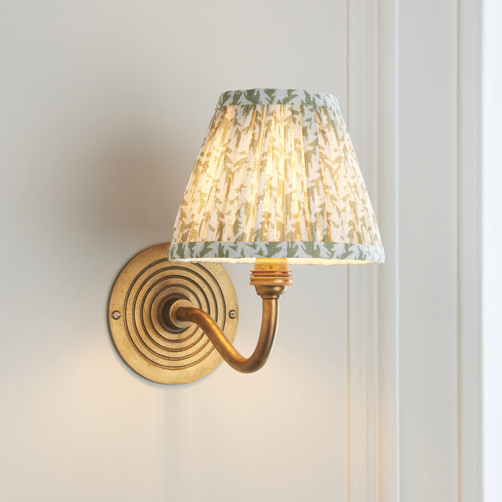 114090 Ripple Curve & Leaf 16cm Wall Light Brass Green