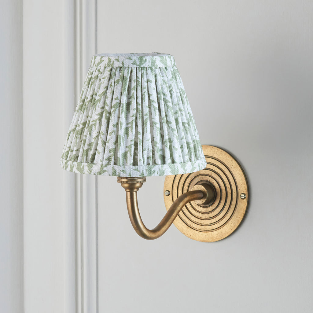 114090 Ripple Curve & Leaf 16cm Wall Light Brass Green