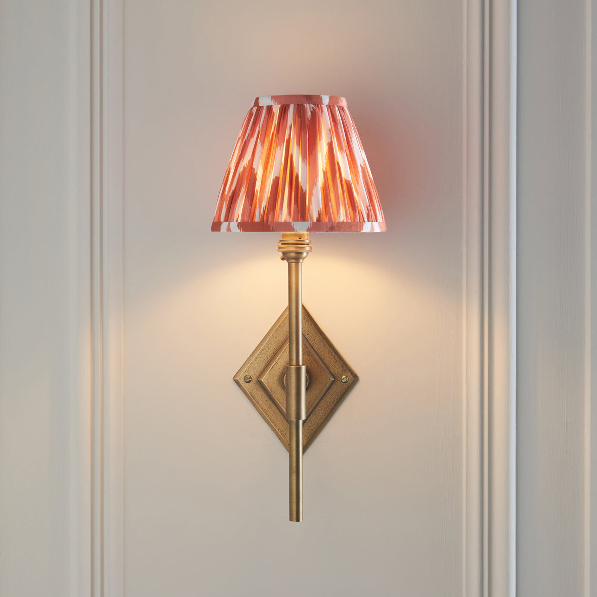 114139 Diamond Tall & Zigzag 16cm Wall Light Brass Orange