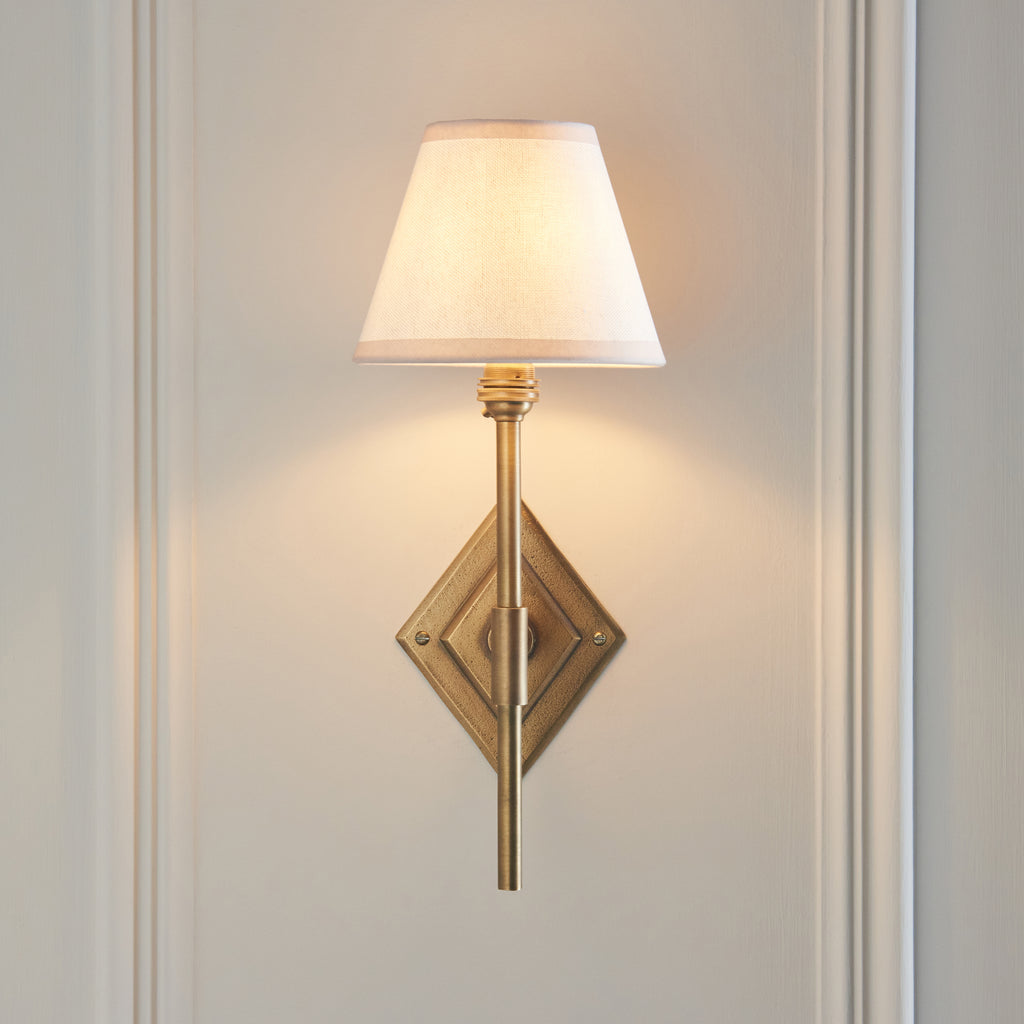 114144 Diamond Tall & Ivy 16cm Wall Light Brass White