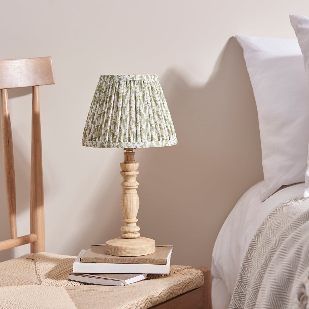 114285 Bibury & Leaf 20cm Table Lamp Wood Green