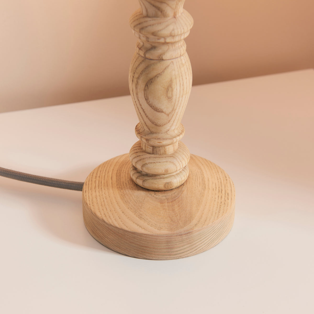 114285 Bibury & Leaf 20cm Table Lamp Wood Green