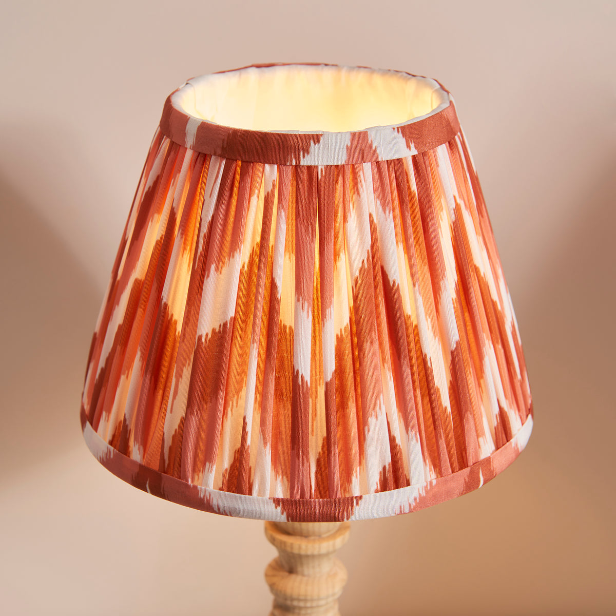 114291 Bibury & Zigzag 20cm Table Lamp Wood Orange