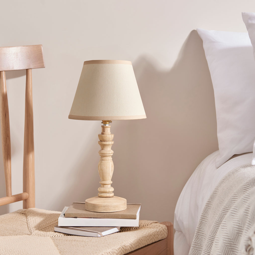 114296 Bibury & Ivy 20cm Table Lamp Wood White
