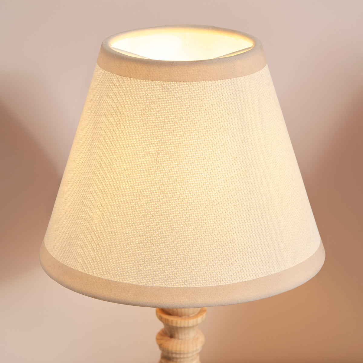 114296 Bibury & Ivy 20cm Table Lamp Wood White