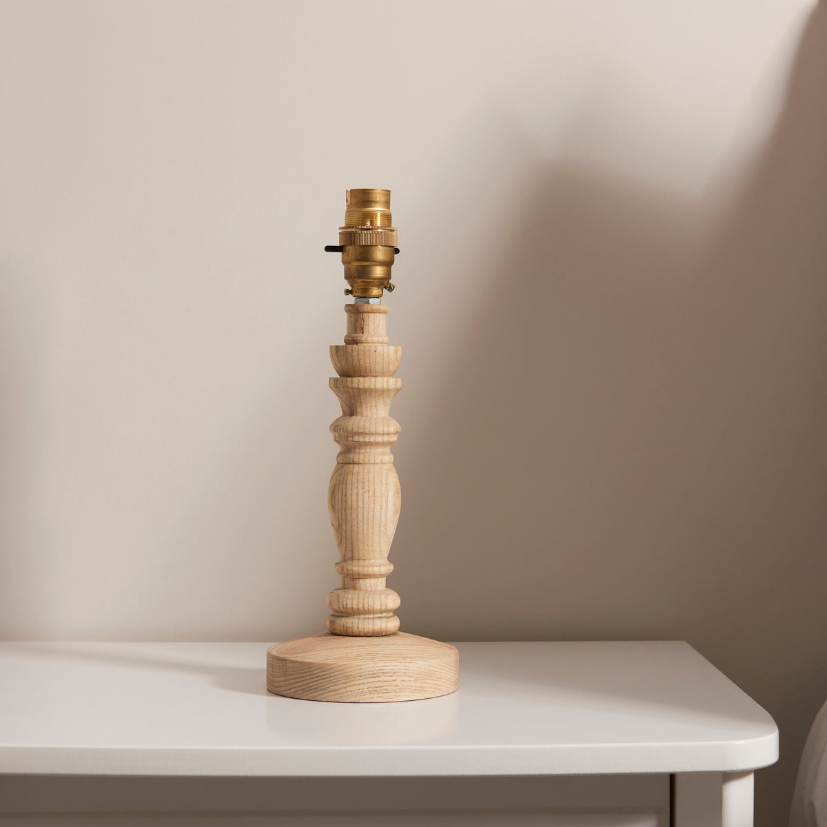 114296 Bibury & Ivy 20cm Table Lamp Wood White