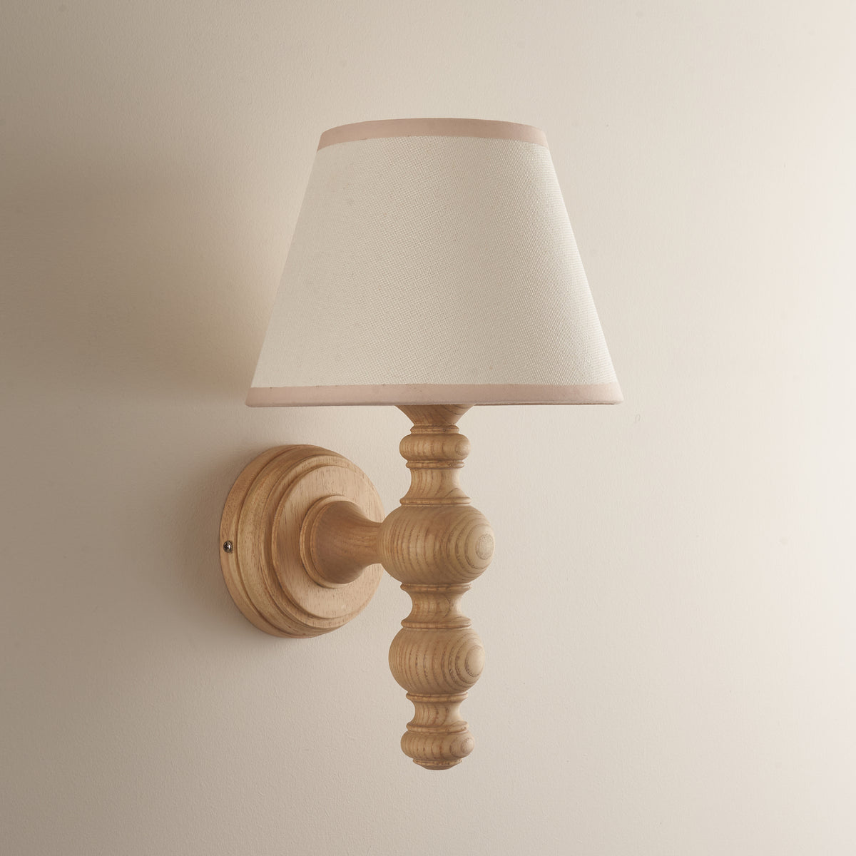 114333 Bibury & Ivy 20cm Wall Light Wood White