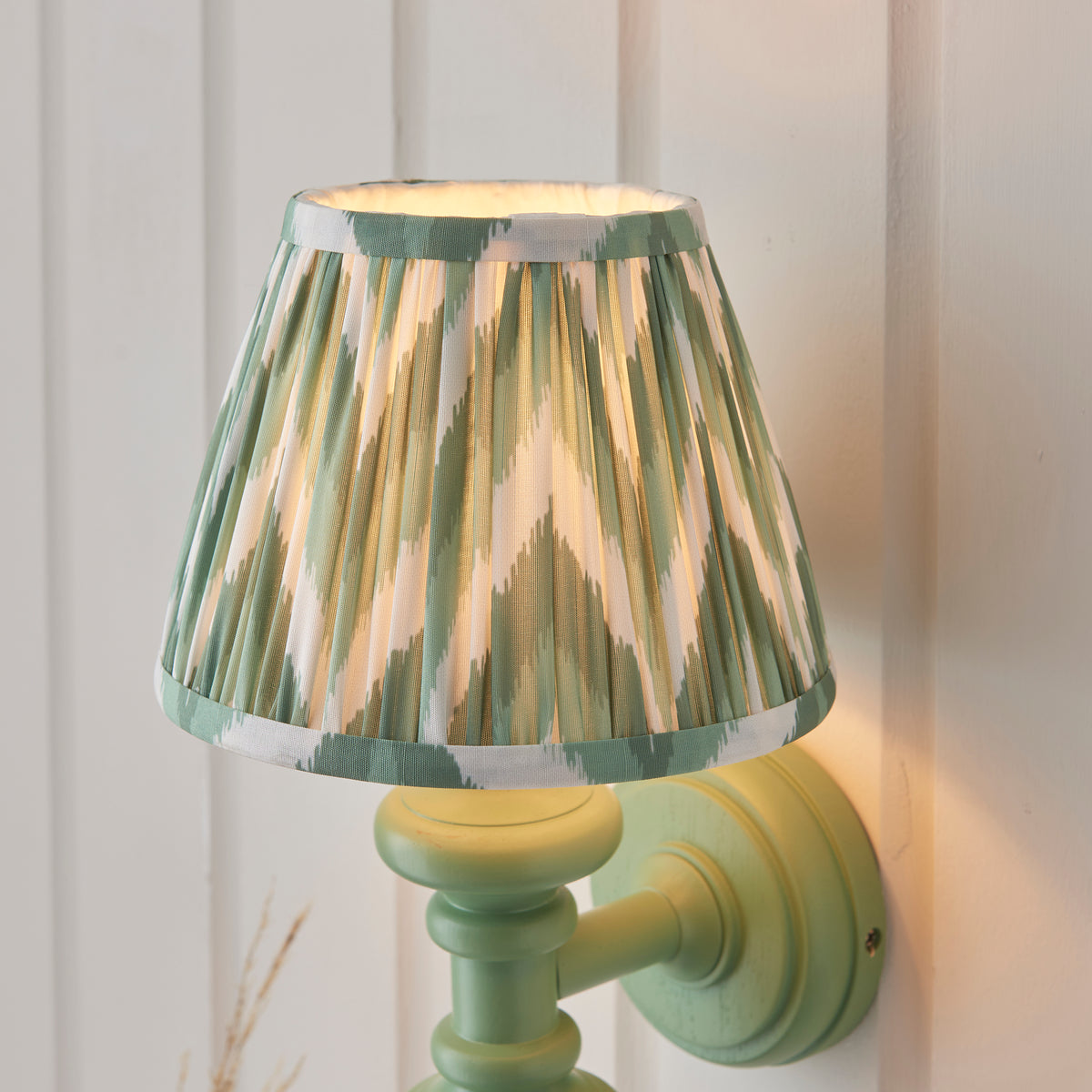 114462 Carnaby & Zigzag 20cm Wall Light Green