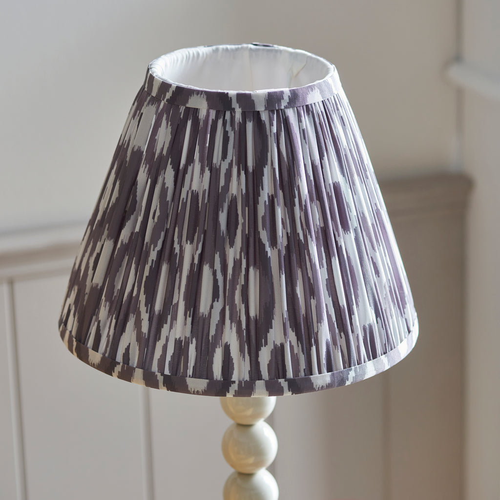114689 Higgledy & Ikat 25cm Table Lamp White Grey