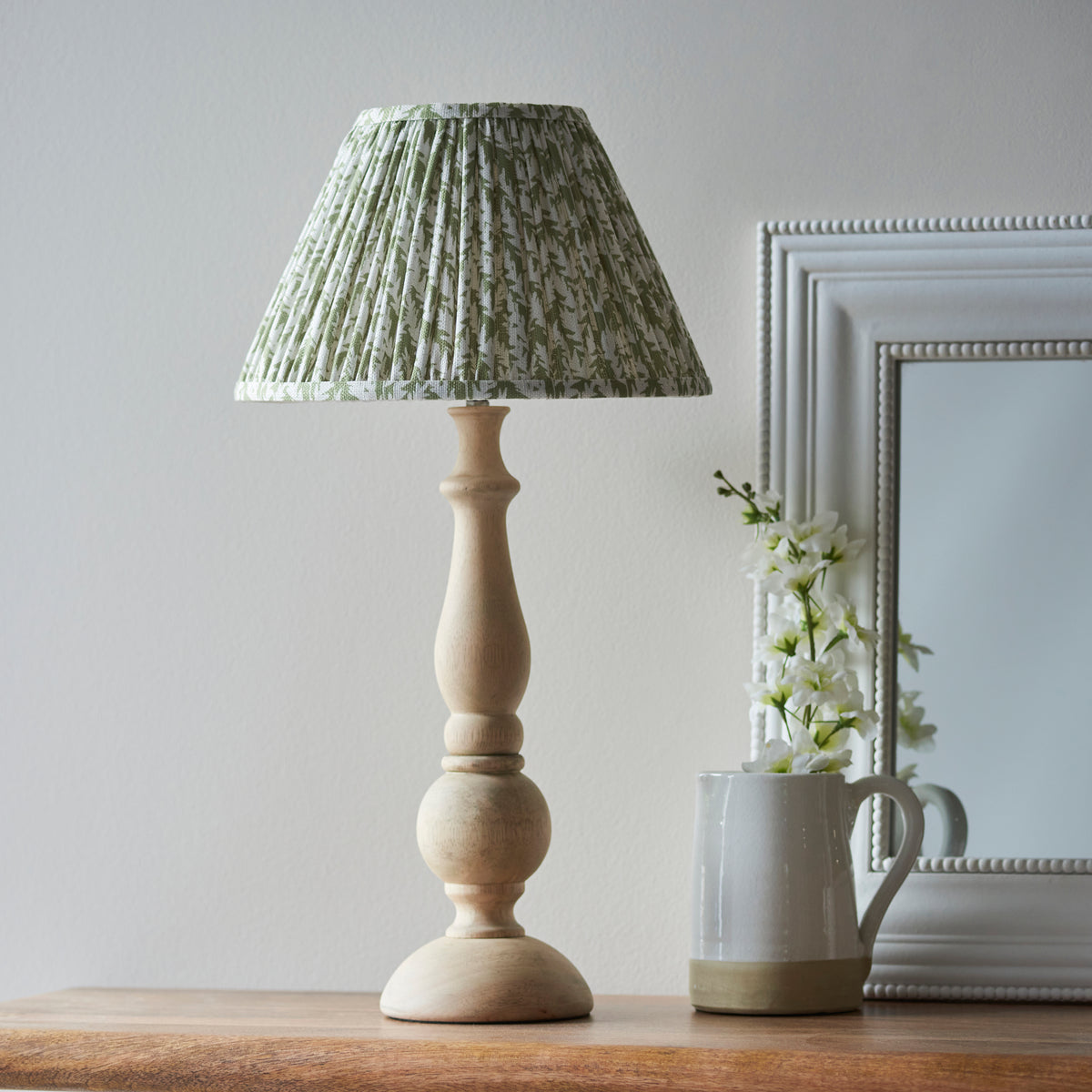 114748 Hidcote & Leaf 30cm Table Lamp Wood Green