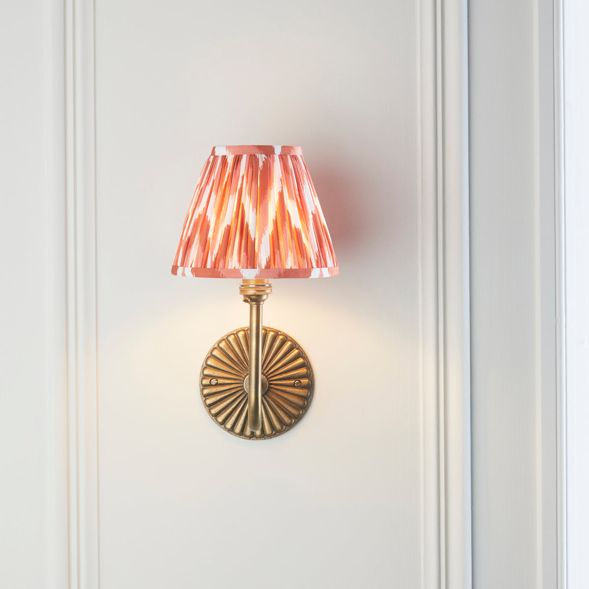115293 Dahlia Swan & Zigzag 16cm Wall Light Brass Orange