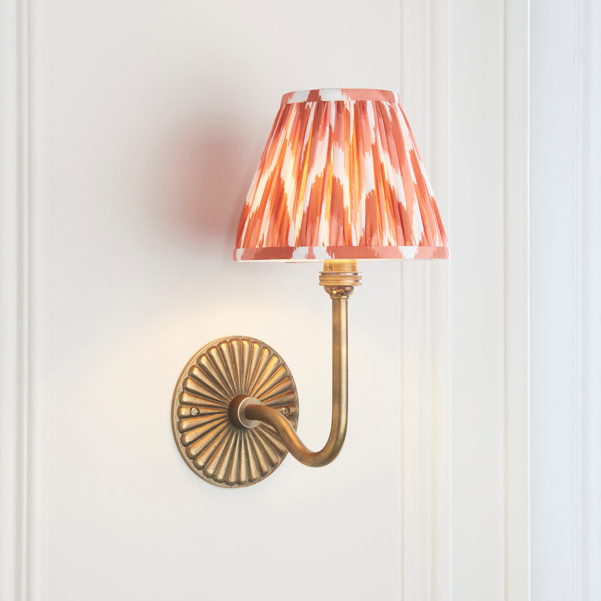 115293 Dahlia Swan & Zigzag 16cm Wall Light Brass Orange