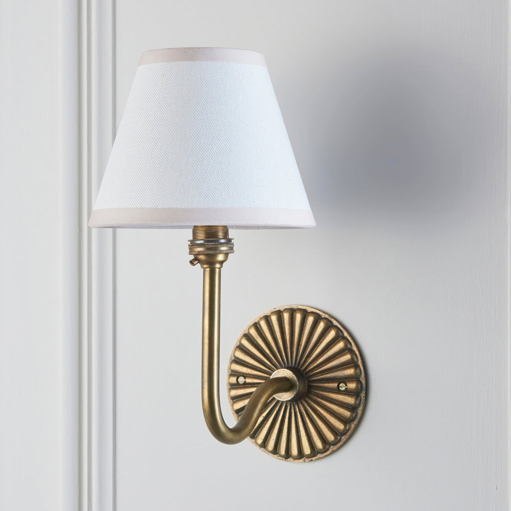 115297 Dahlia Swan & Ivy 16cm Wall Light Brass White