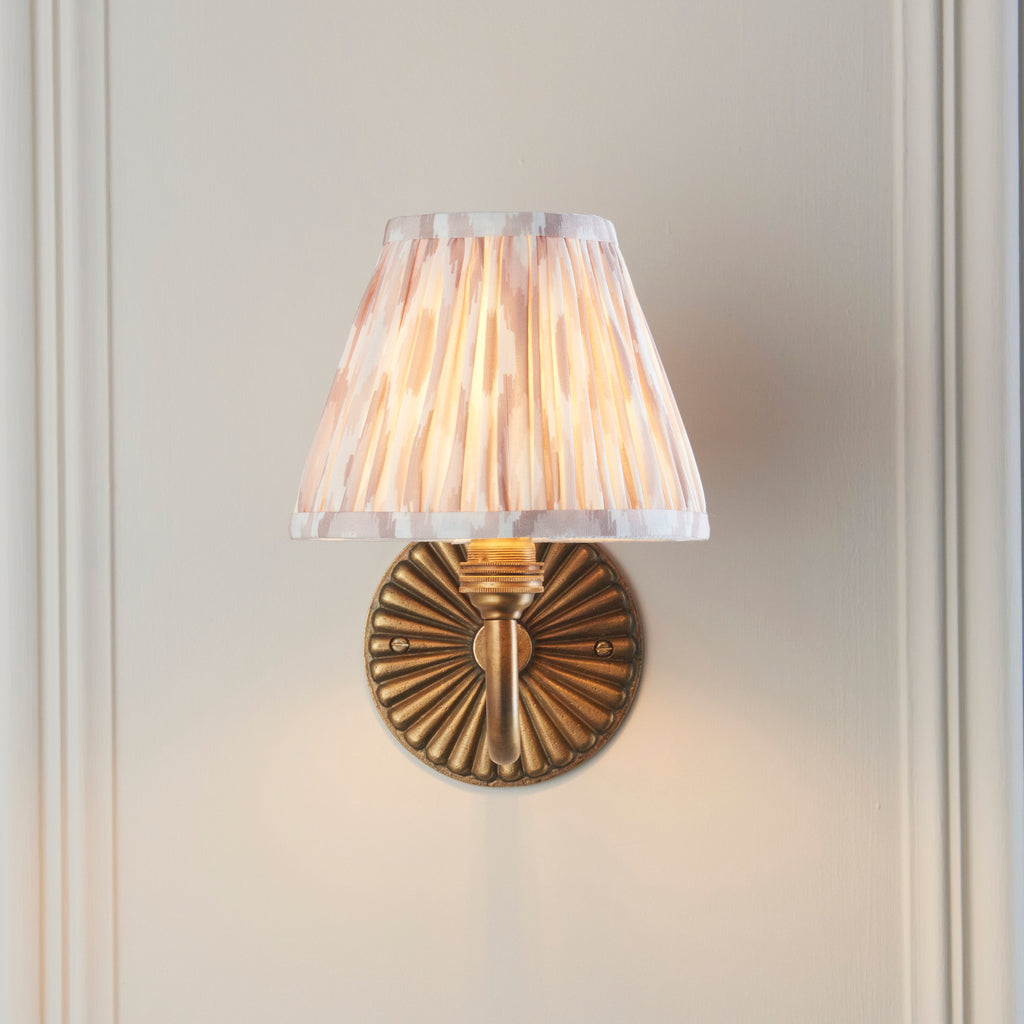 115314 Dahlia Curve & Ikat 16cm Wall Light Brass