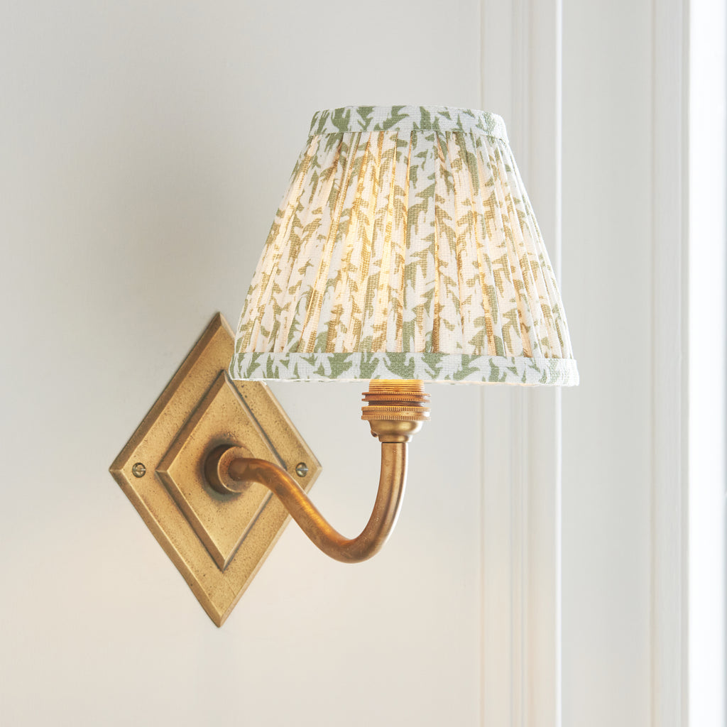 115395 Diamond Curve & Leaf 16cm Wall Light Brass Green