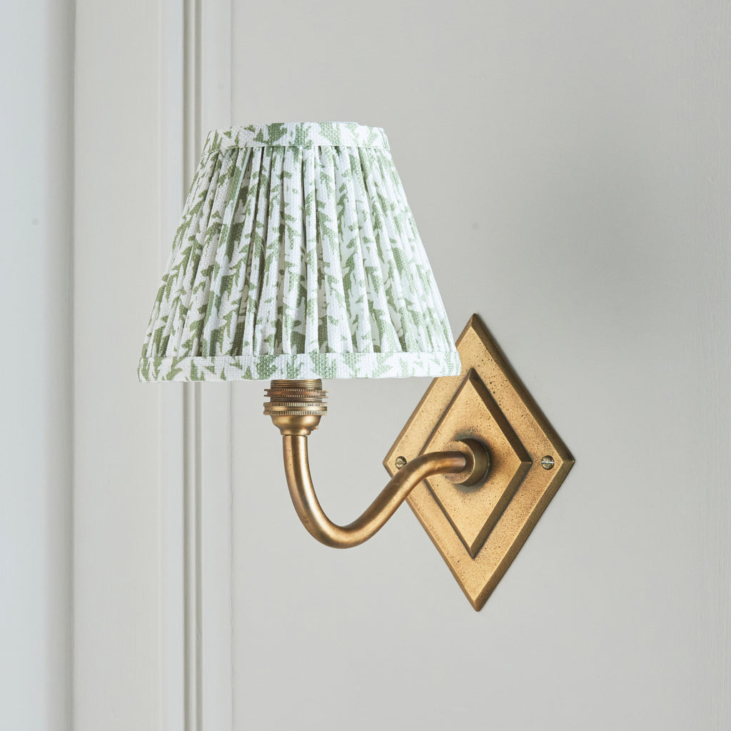 115395 Diamond Curve & Leaf 16cm Wall Light Brass Green