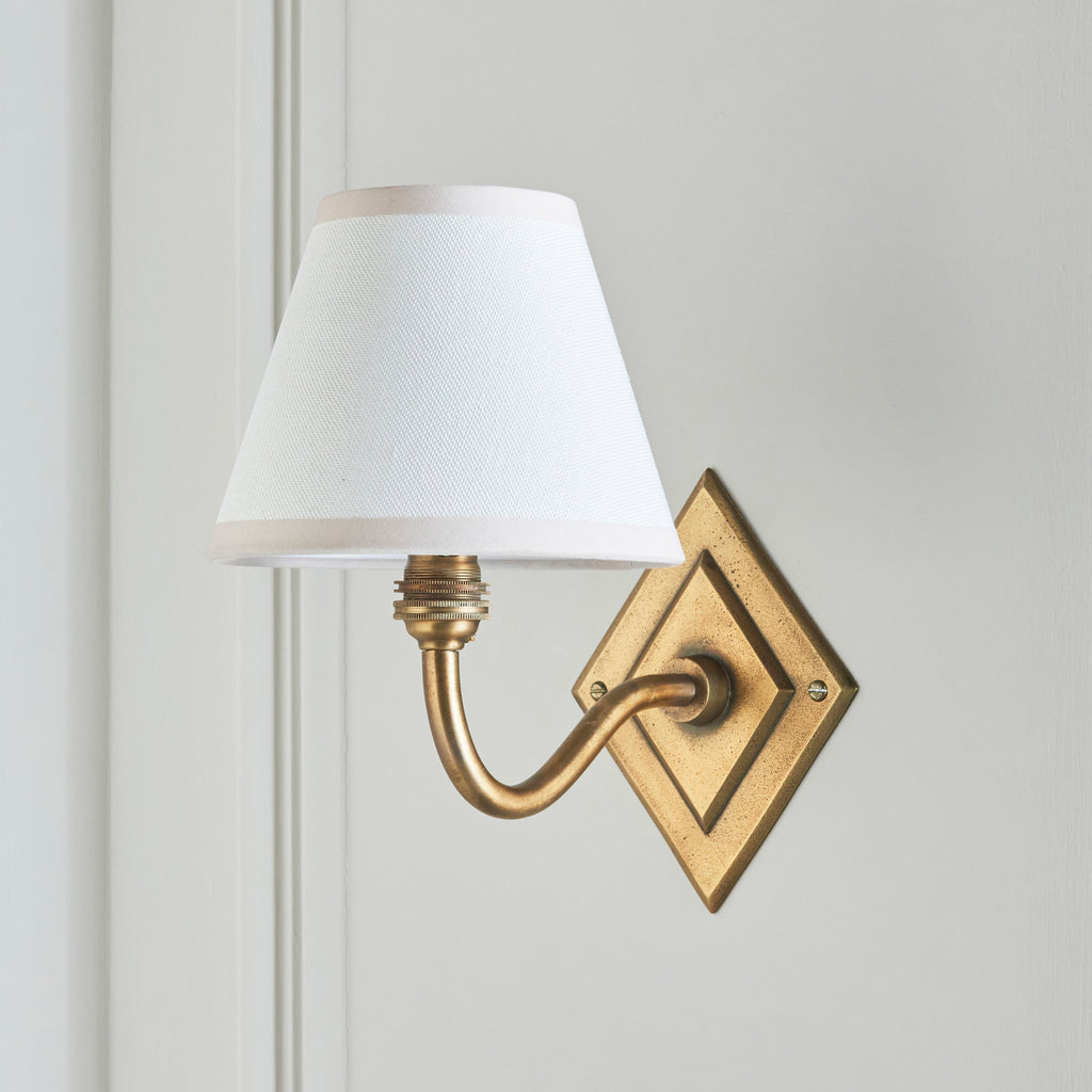 115405 Diamond Curve & Ivy 16cm Wall Light Brass White