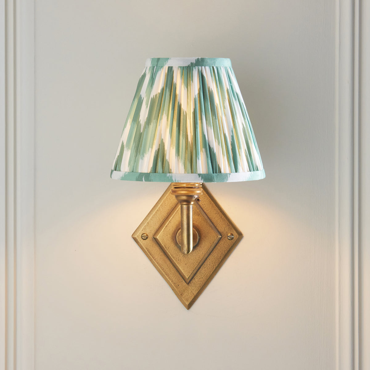 115416 Diamond Angle & Zigzag 16cm Wall Light Brass Green