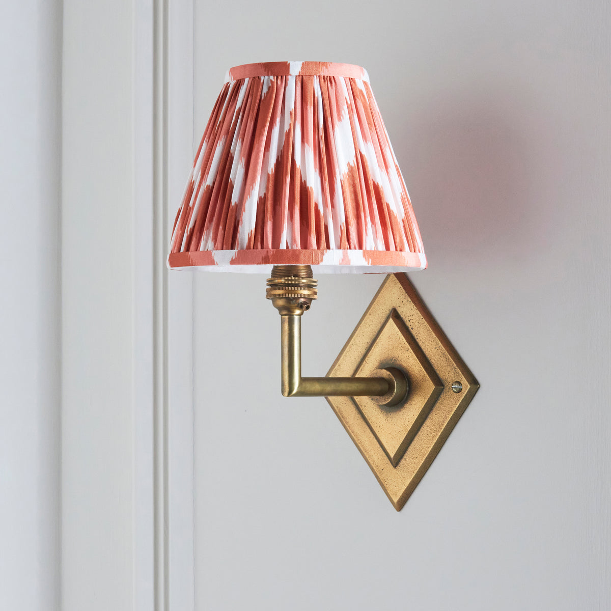 115417 Diamond Angle & Zigzag 16cm Wall Light Brass Orange