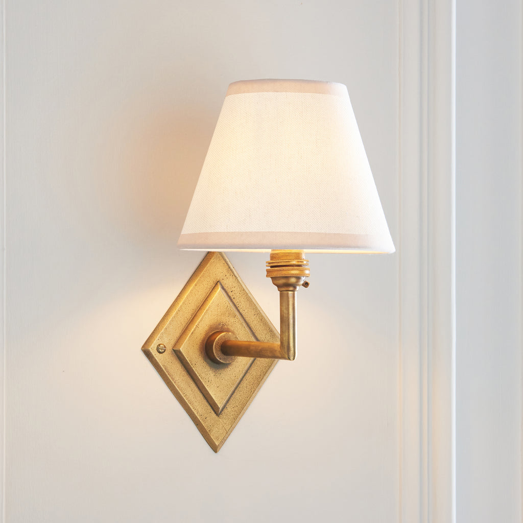 115421 Diamond Angle & Ivy 16cm Wall Light Brass White