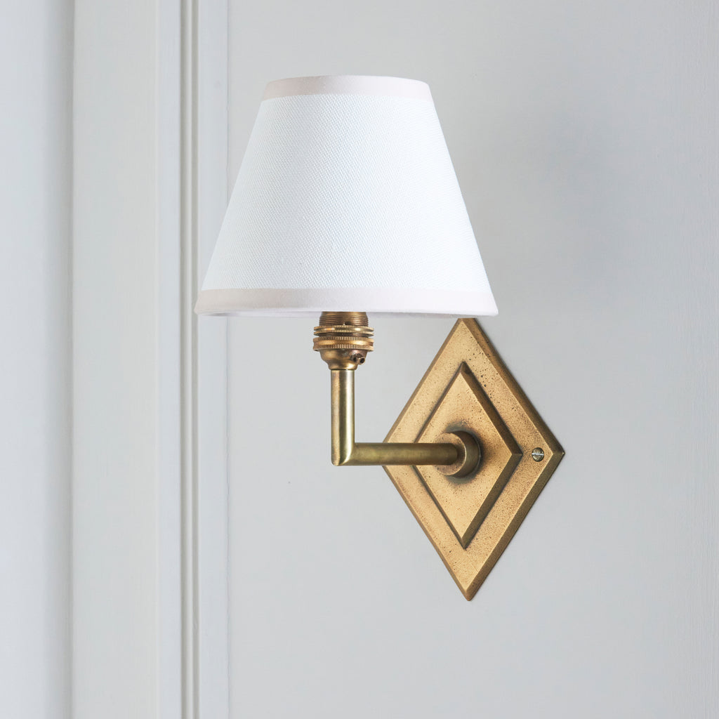115421 Diamond Angle & Ivy 16cm Wall Light Brass White