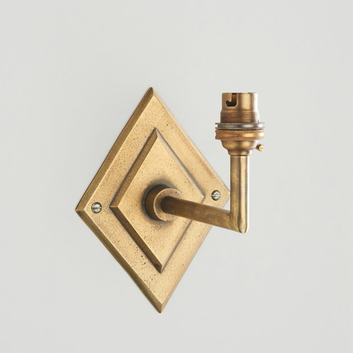115422 Diamond Angle & Ikat 16cm Wall Light Brass