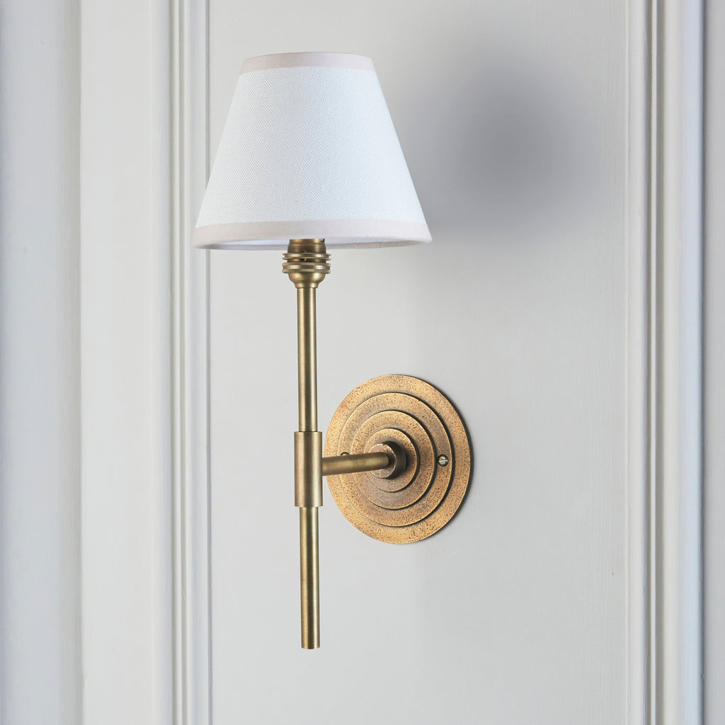 115437 Halo Tall & Ivy 16cm Wall Light Brass White