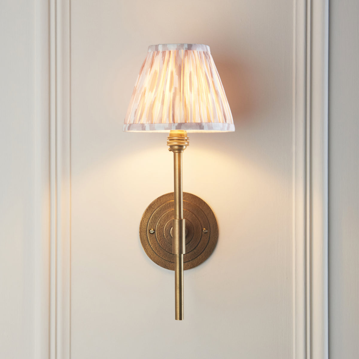 115438 Halo Tall & Ikat 16cm Wall Light Brass