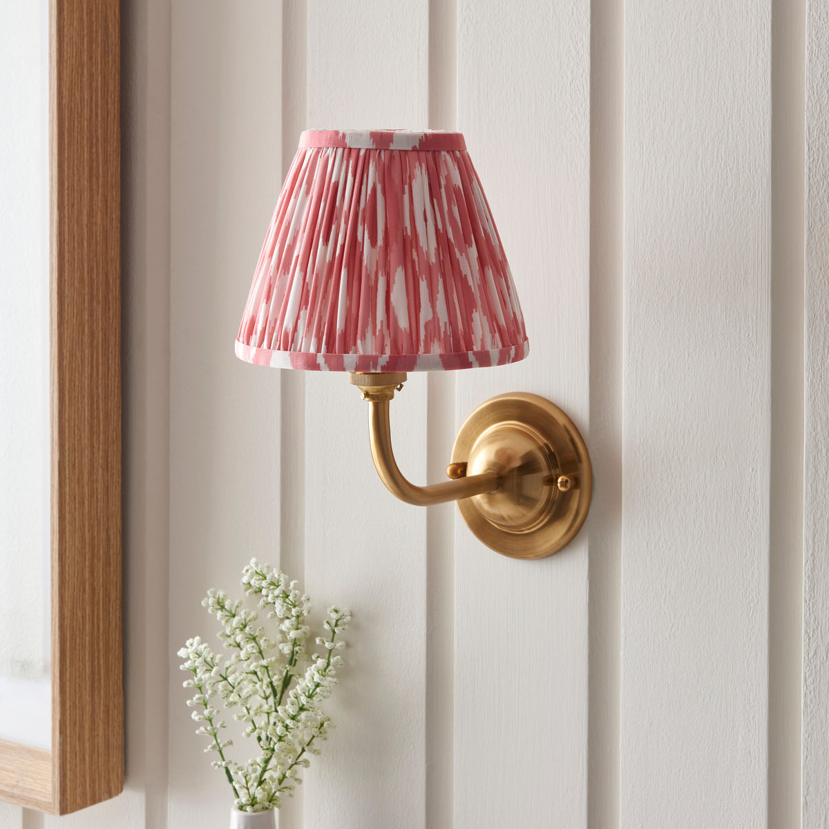 115589 Dome Arc & Ikat 16cm Wall Light Brass Pink