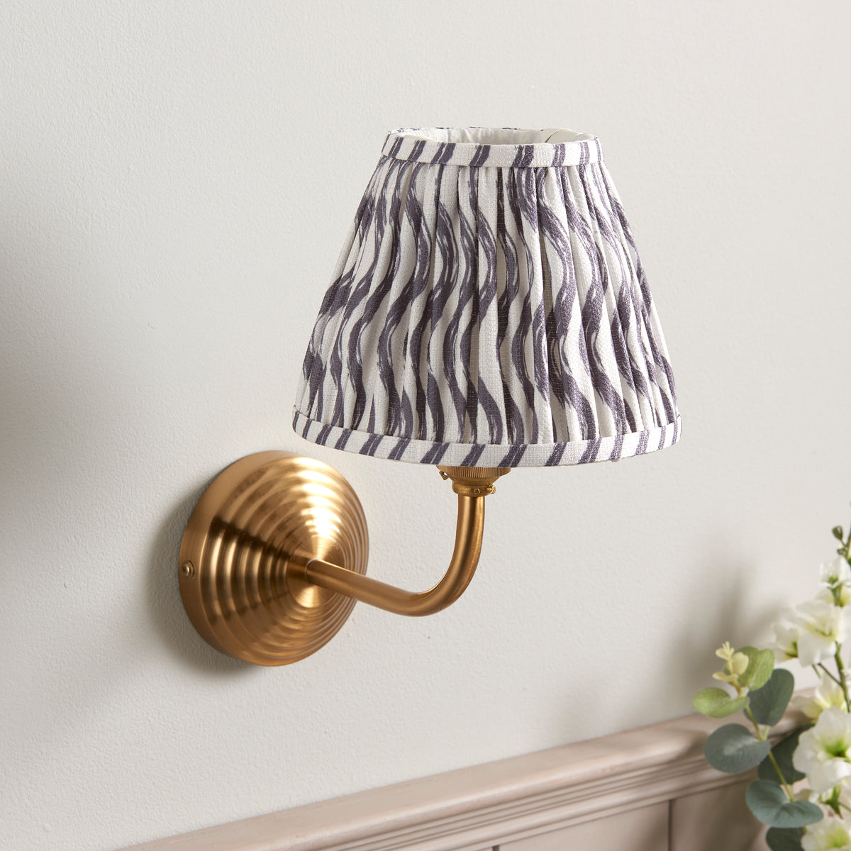 115677 Obelisk Arc & Ripple Wall Light With 16cm Grey Shade (S)