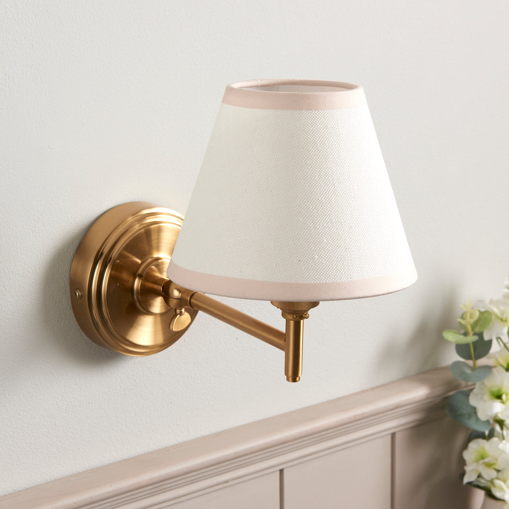 115803 Step Fold & Ivy 16cm Wall Light Brass White