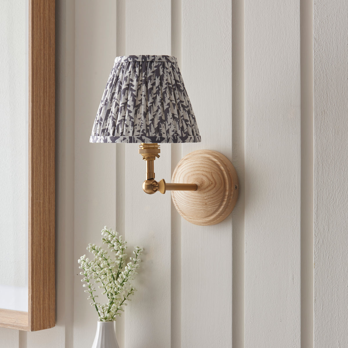 115837 Wood Wing & Leaf 16cm Wall Light Wood Grey