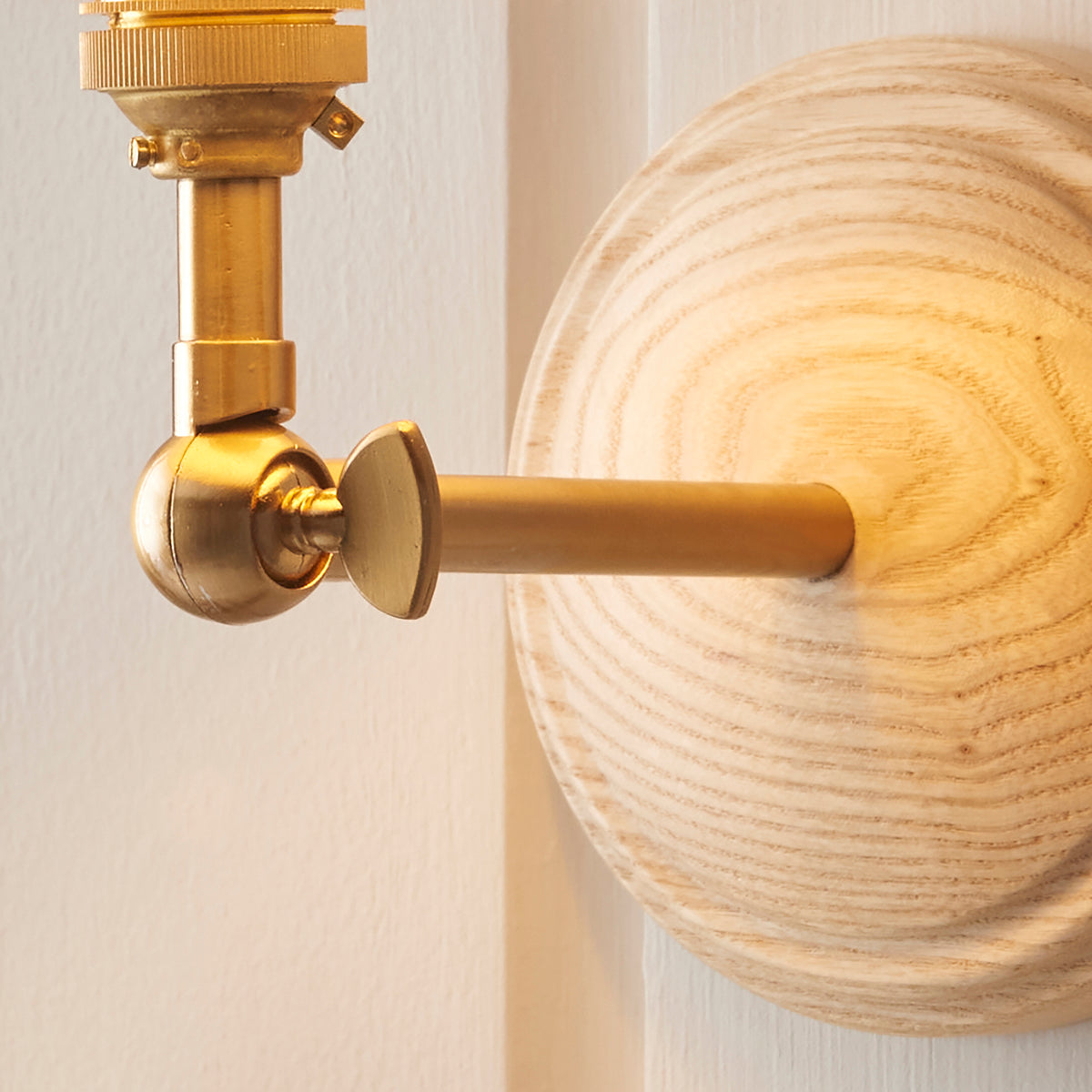 115837 Wood Wing & Leaf 16cm Wall Light Wood Grey