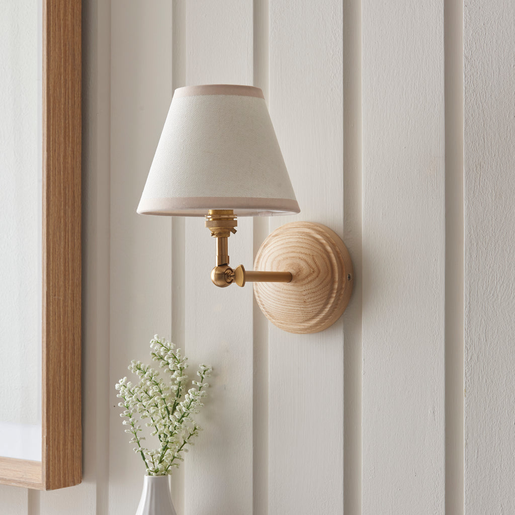 115851 Wood Wing & Ivy 16cm Wall Light Wood White