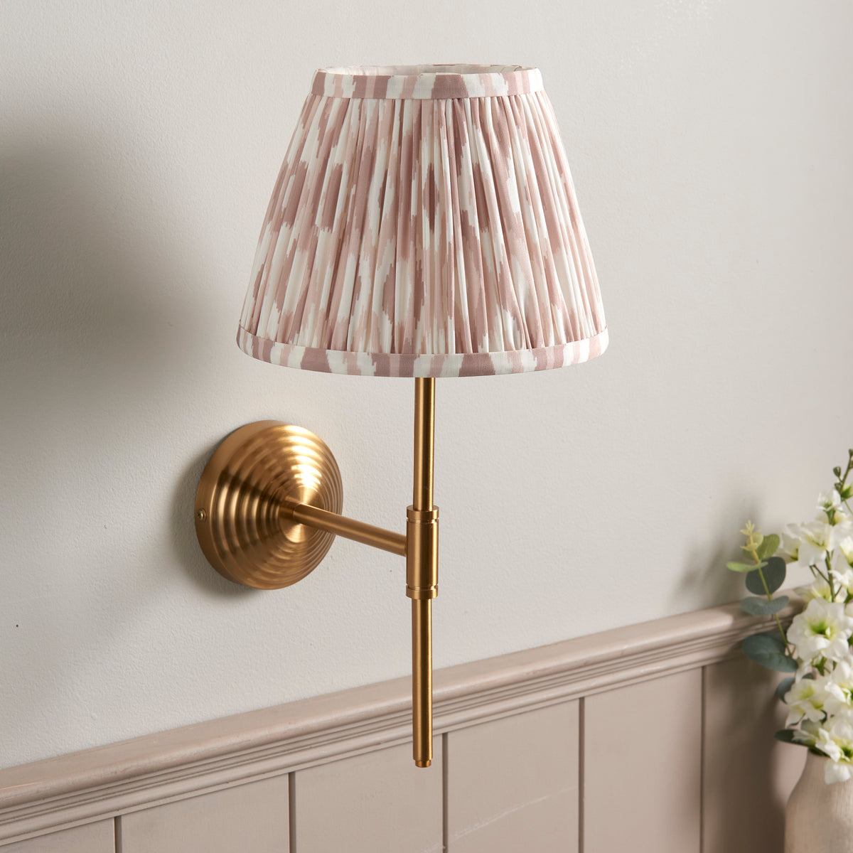 116025 Obelisk T Bar & Ikat 20cm Wall Light Brass